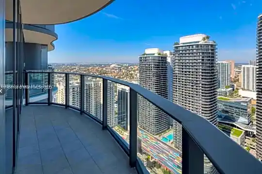 1000 Brickell Plaza #4715 Photo 2