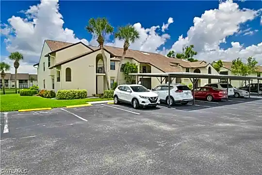 8475 Charter Club Cir #5 Photo 1