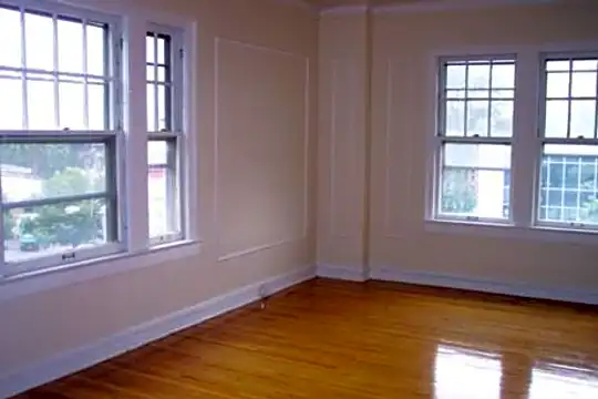 The James Apartments Photo 1