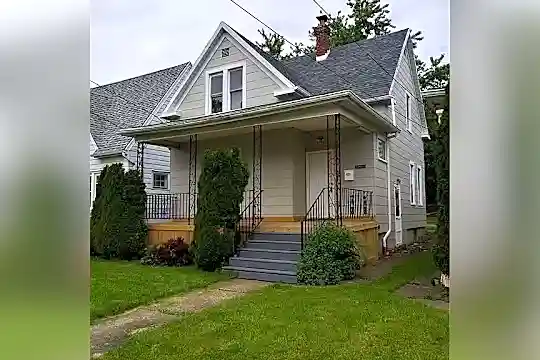 2826 Macklem Ave Photo 1