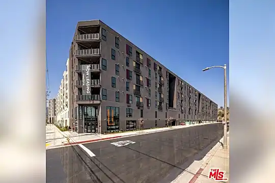 1101 N Main St #C444 Photo 1