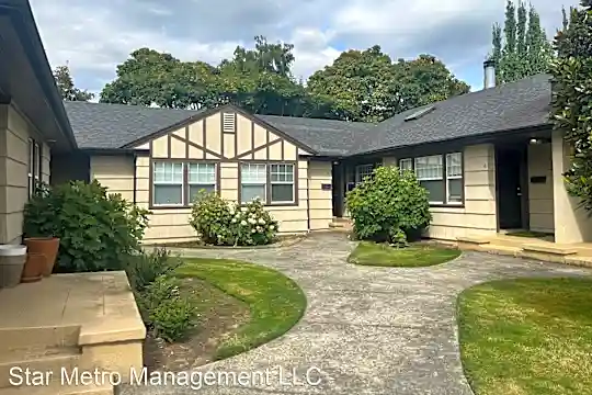 Maple Court Photo 1