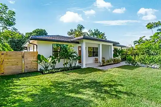 330 Laurie Rd Photo 2