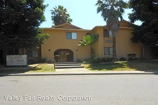 1170 Kenny Dr Photo 2