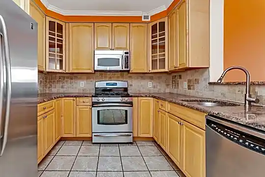 311 Washington St #4C Photo 2