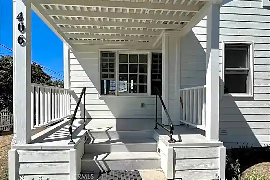 406 Agate St Photo 1