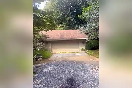 1600 Miller Rd Photo 2