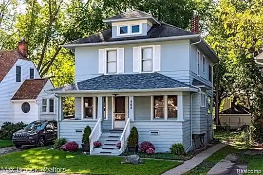 464 E Cambourne St Photo 2
