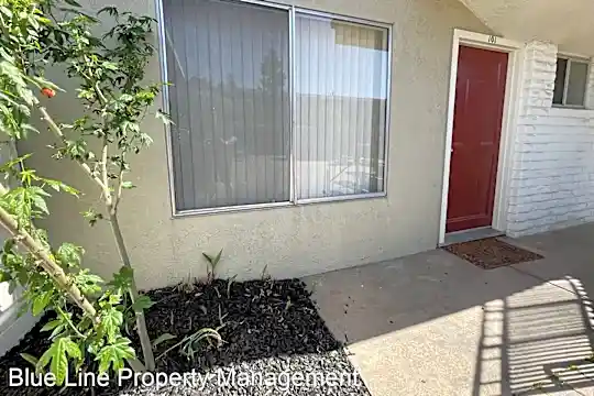 1651 Detroit Ave Photo 2
