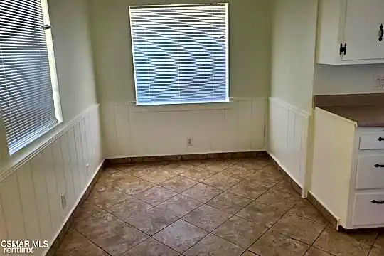 4937 Topanga Canyon Blvd Photo 2