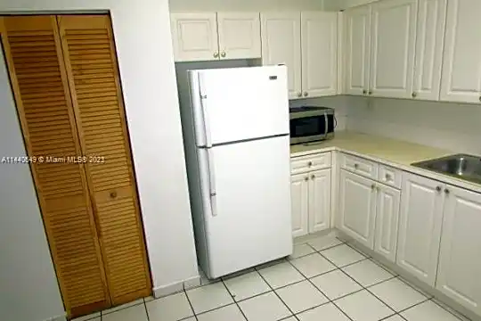 5100 SW 41st St #317 Photo 2