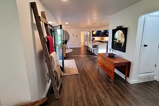 119 Trevino Dr Photo 2