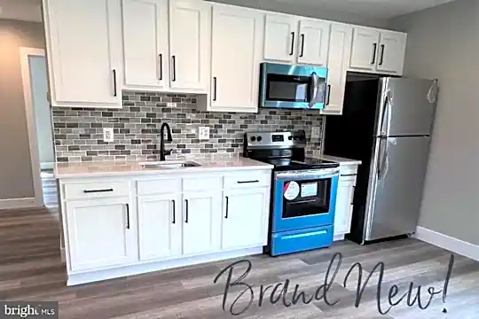 447 Orange St SE #4 Photo 2