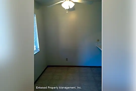 216 W Sacramento Ave Photo 2
