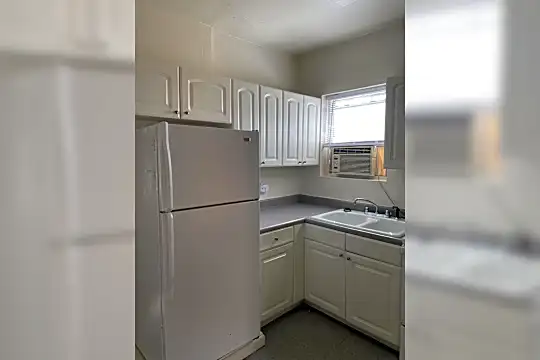 52 High St Photo 2