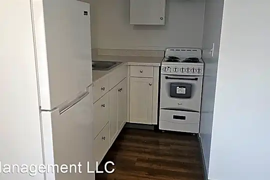 241 N Broadway Photo 2