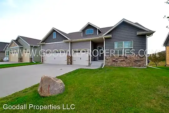 1460 S Warrior Ln Photo 1