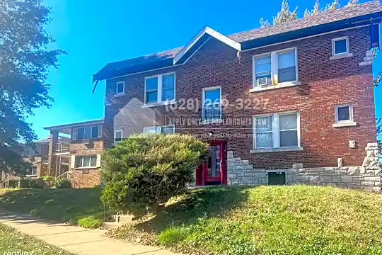 4617 S Broadway Photo 2