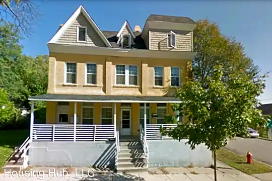 868 Westminster St Photo 1