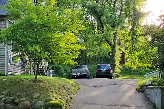 609 Prairie Ave Photo 2
