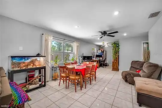 8003 N Brooks St Photo 2