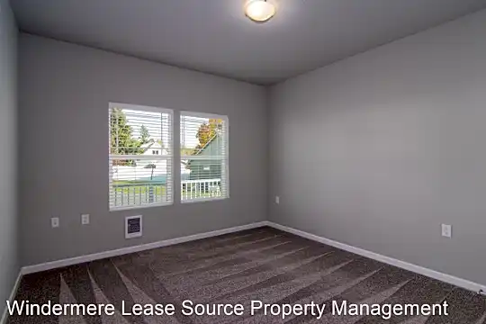 411 N Mayhew Ln Photo 2