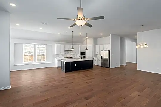 1628 Rain Lily St Photo 2
