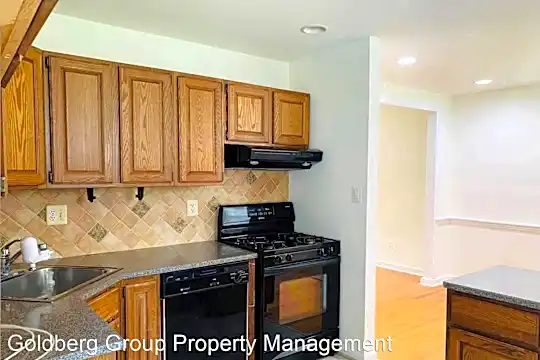 4813 Macon Rd Photo 2