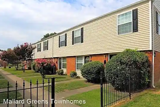 2852 Fairfield Ave Photo 2