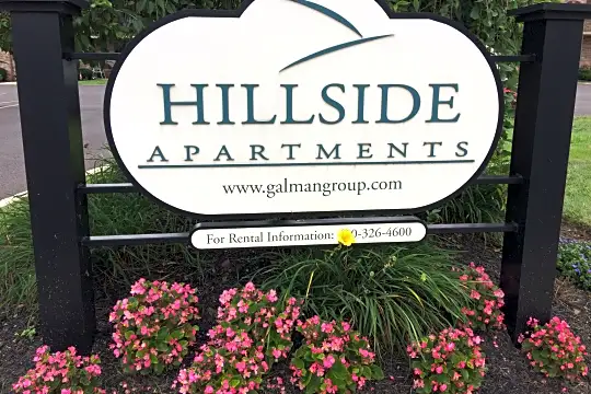 Hillside Apartments Photo 2