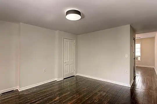 513 Sanford St #2 Photo 2