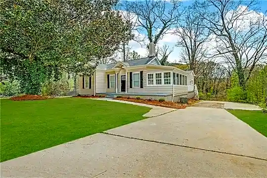 495 Hutchens Rd SE #A Photo 2