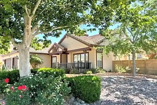42371 Round Hill Dr Photo 1
