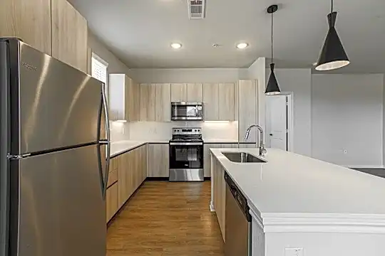 17000 Bissonnet St Photo 1