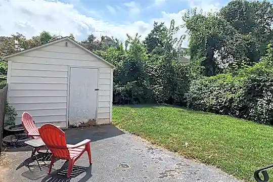 72 Huntington St Photo 2