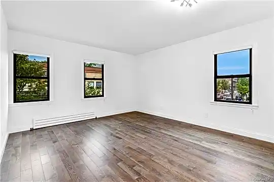 206 Main St #3 Photo 2
