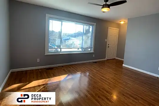 7823 Clevedon St Photo 2