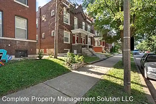 2216-2218 Indiana Ave Photo 1