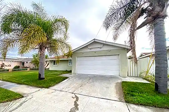 7243 Gatewood Ln Photo 1