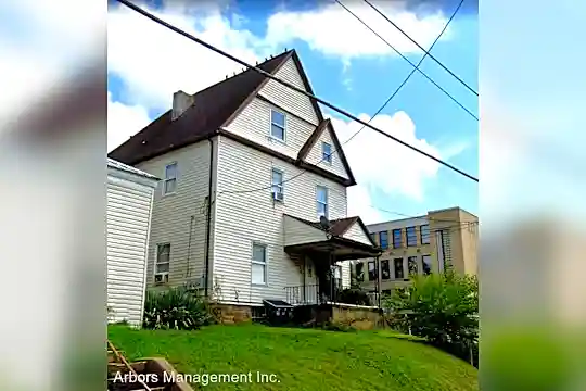 310 Jefferson Ave Photo 2