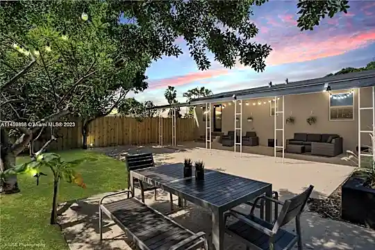 2990 NW 50th St #VILLA Photo 1