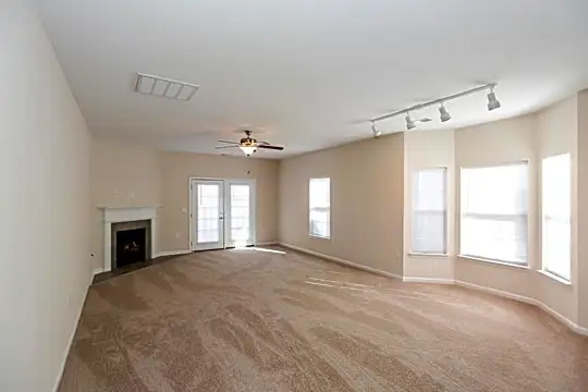 Lafayette Landing Apartments and Villas Photo 2