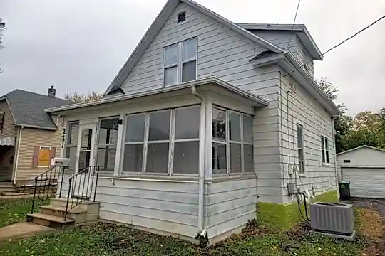 221 Linwood Ave Photo 1