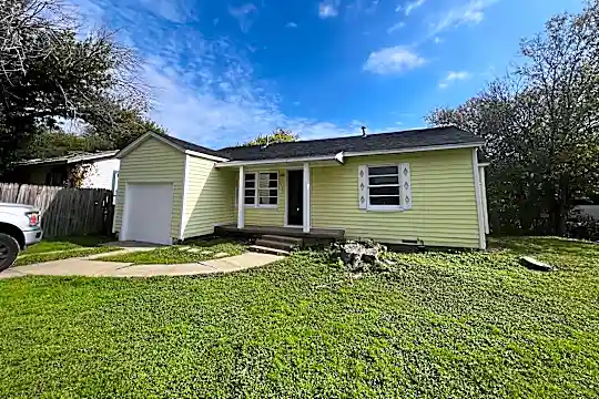 3832 Speight Ave Photo 1