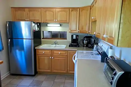 507 N Hickory Ave Photo 2