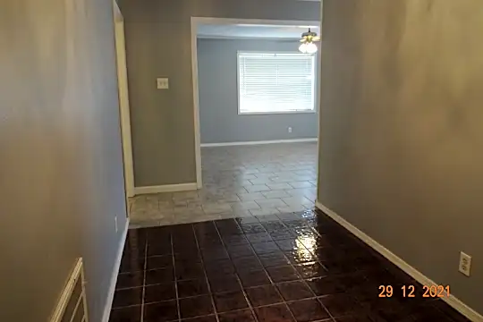 69 Magnolia Dr Photo 2