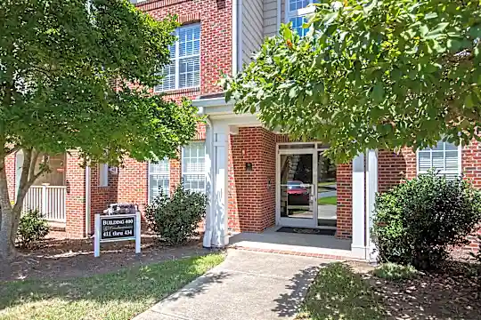 414 Glencrest Pl Photo 2