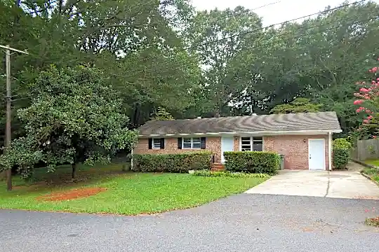 242 W Castle Dr Photo 1