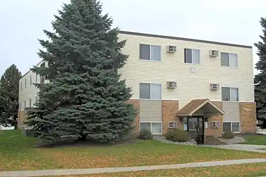 Four Seasons Apartments Photo 1