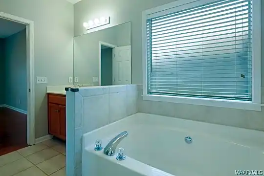 300 Atasi Dr Photo 2